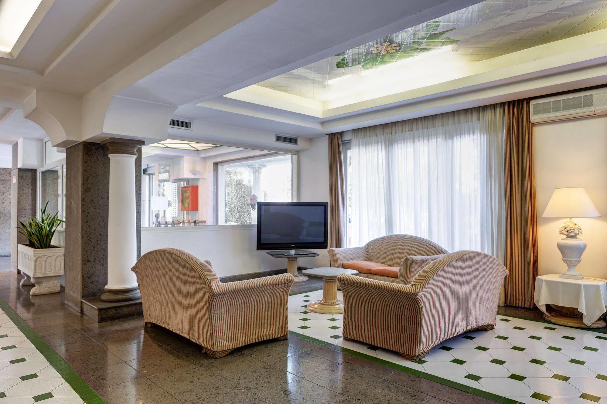 Aris Garden Hotel Casal Palocco Ngoại thất bức ảnh