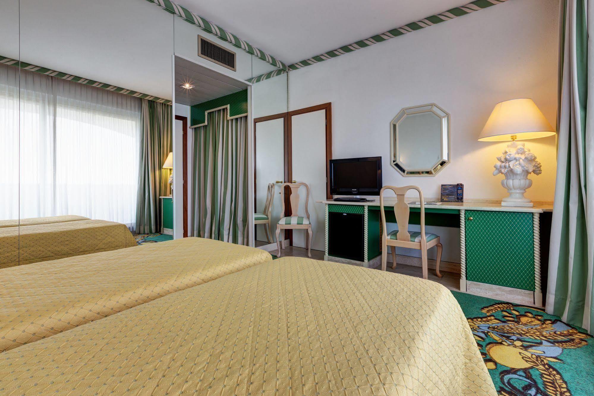 Aris Garden Hotel Casal Palocco Ngoại thất bức ảnh